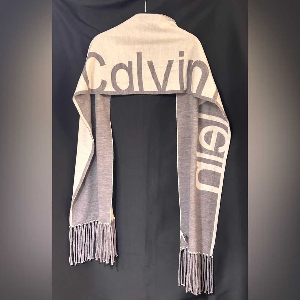 Calvin Klein Soft Gray and Cream Knit Scarf
